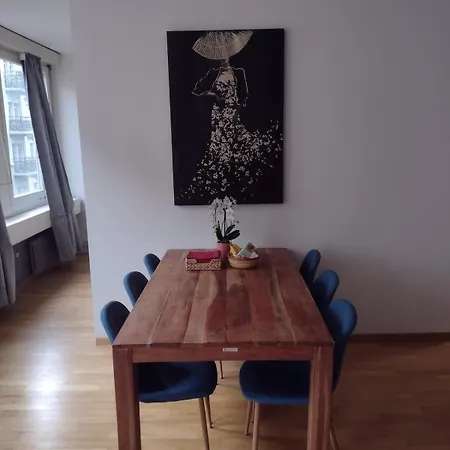 Airy And In Apartamento Zúrich